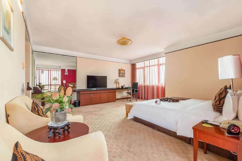 Цзяочжоу: Days Hotel and Suites Jiaozuo