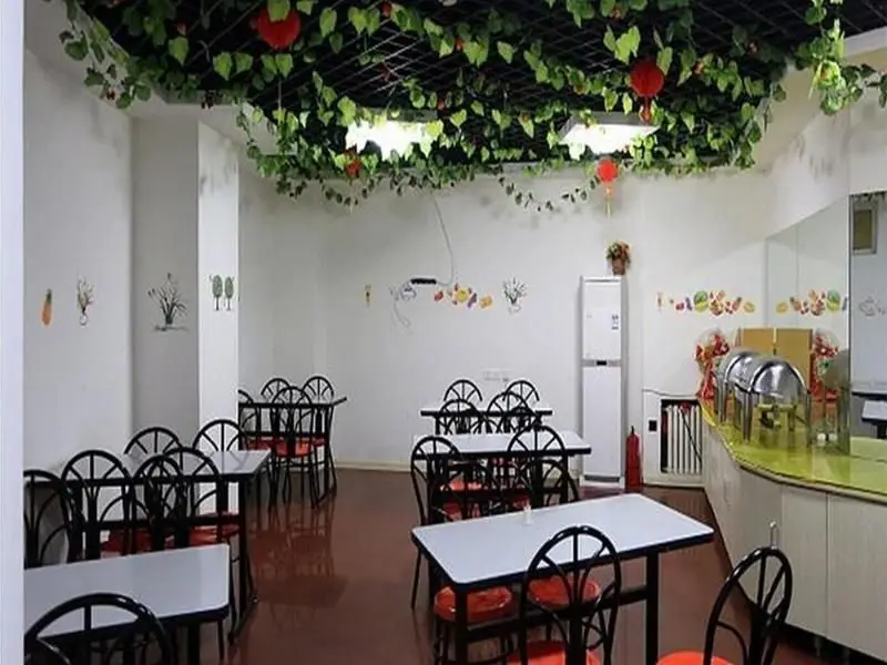 Баодин: Super 8 Hotel Baoding Laiyuan Guang Chang Da Jie