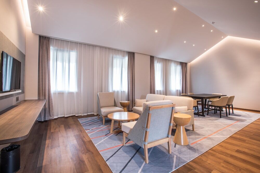Ляньчэнчжэнь: Holiday Inn Express Guizhou Qinglong