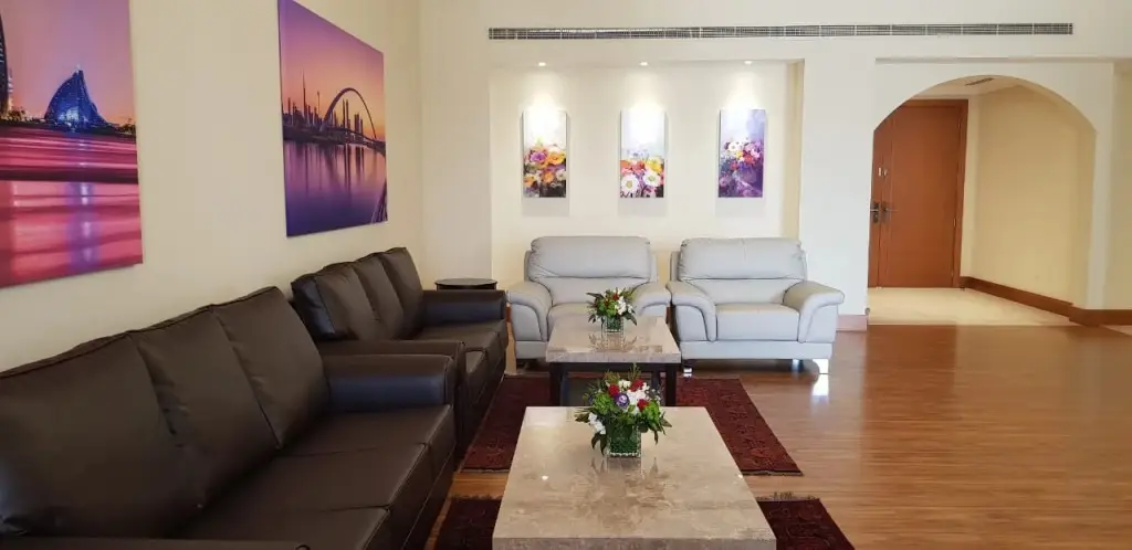 Дубай: Barsha Gardens By J5 Holiday Homes