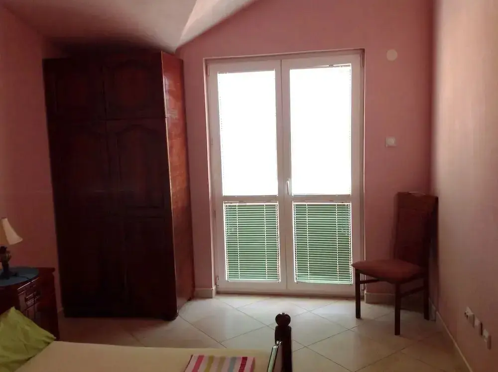 Радовичи: Apartment With 2 Bedrooms in Radovi?i, With Wonderful Mountain View, Furnished Balcony and Wifi - 900 m From the Beach