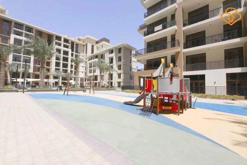 Дубай: Jenna 1 2 B/R Apt 104 Town Square