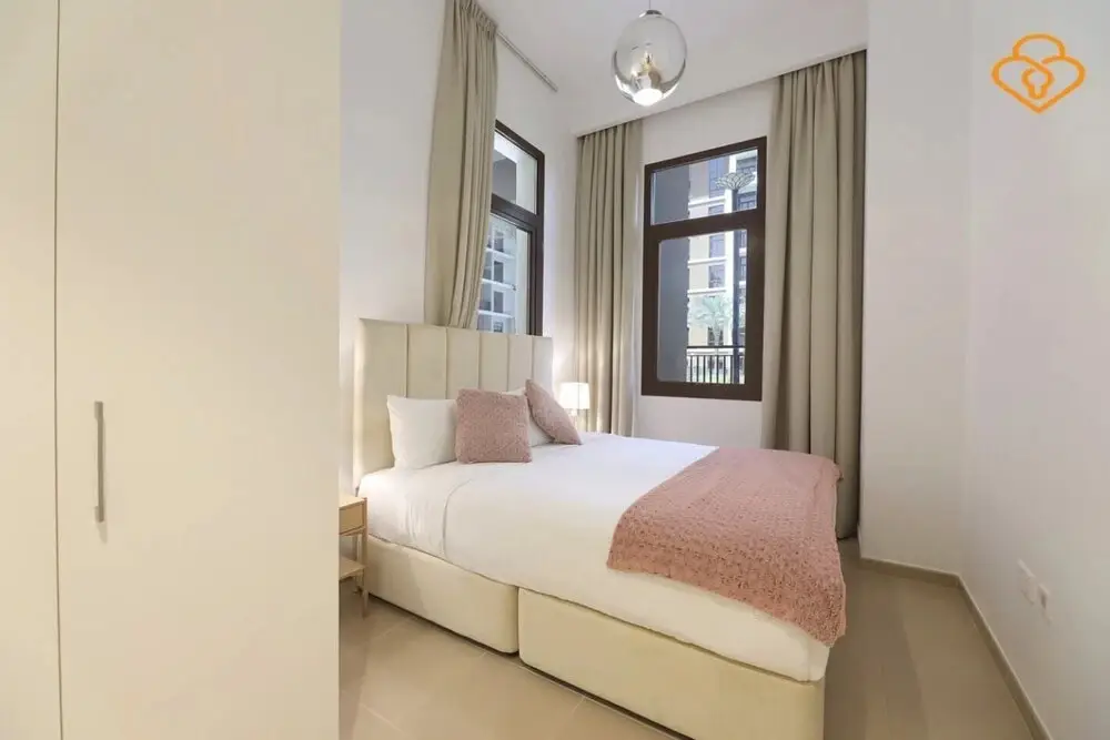 Дубай: Jenna 1 2 B/R Apt 104 Town Square