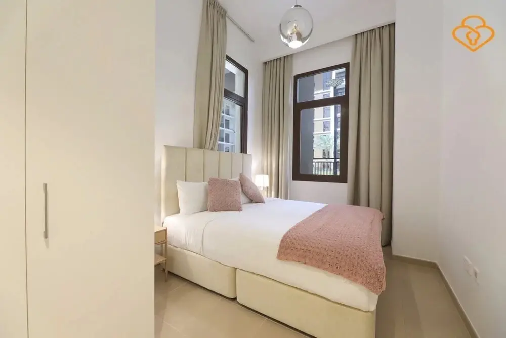 Дубай: Jenna 1 2 B/R Apt 104 Town Square