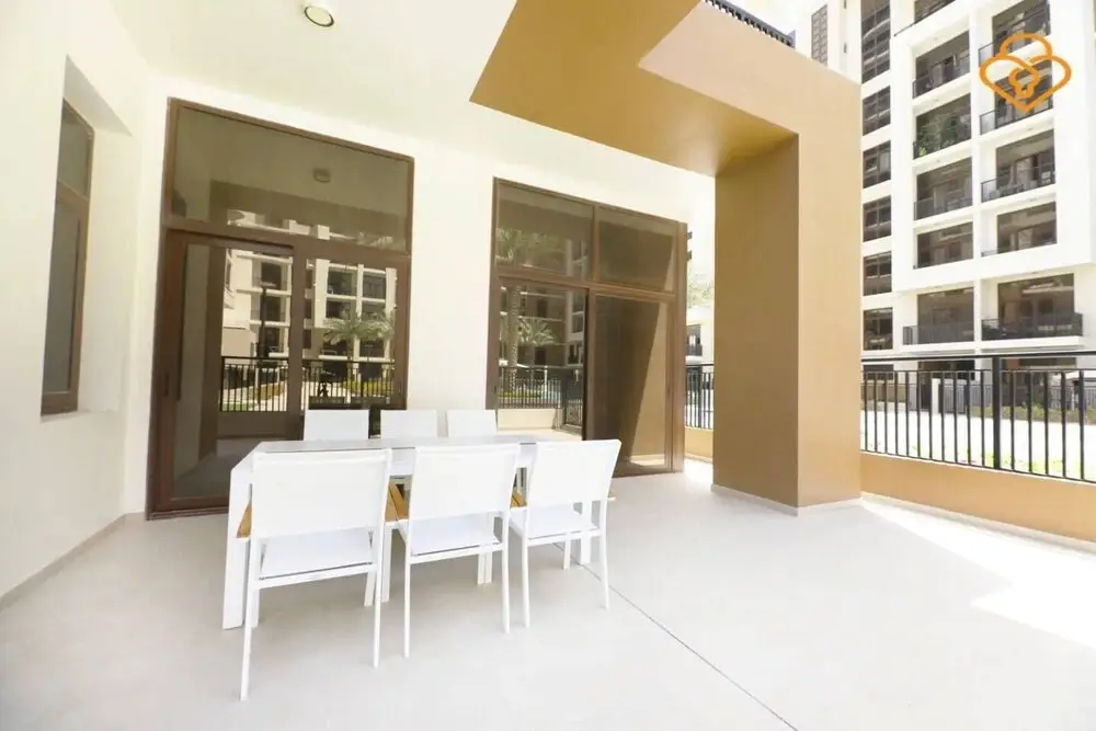 Дубай: Jenna 1 2 B/R Apt 104 Town Square