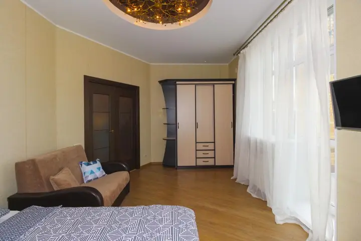Омск: Nikhouse (Никхаус) на Сазонова