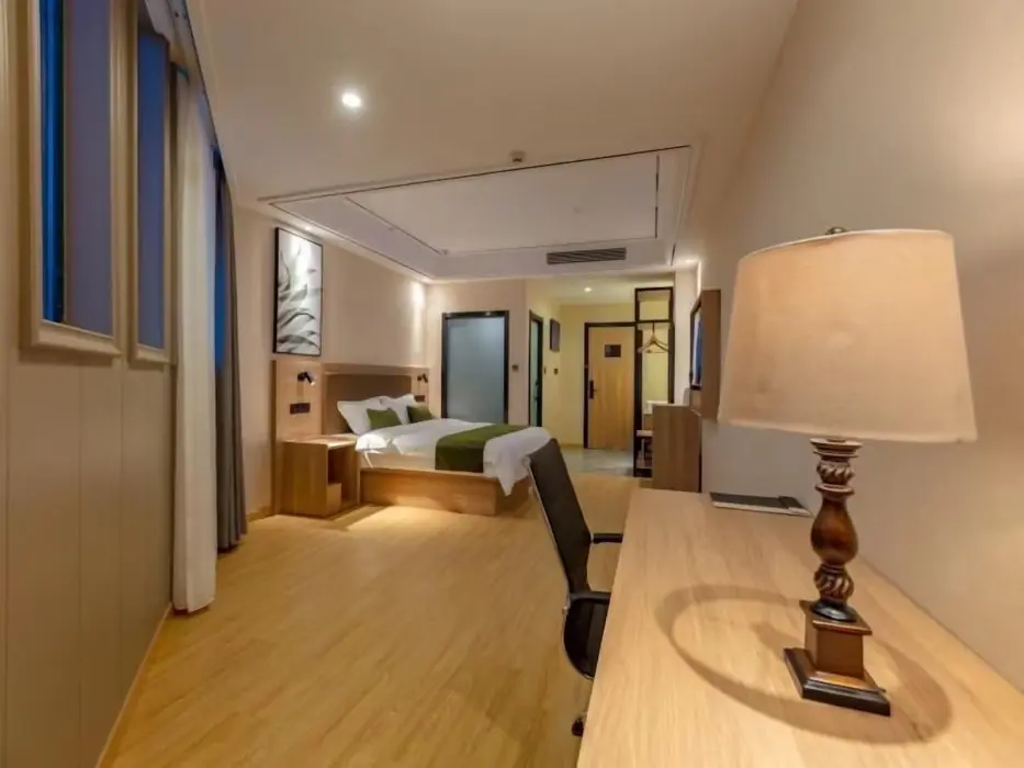 Цзясинь: GreenTree Inn Zhejiang Jiaxing Honghe Town Business Hotel