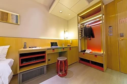 Гонконг: V Wanchai 2 Hotel