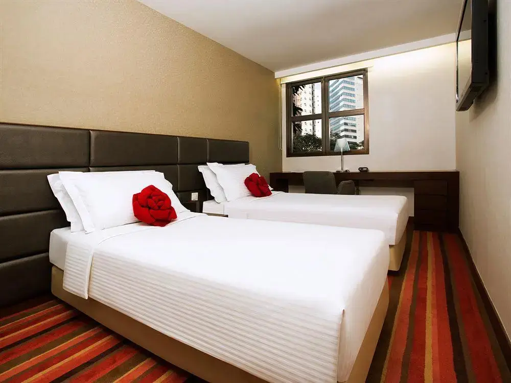 Гонконг: Travelodge Central,Hollywood Road