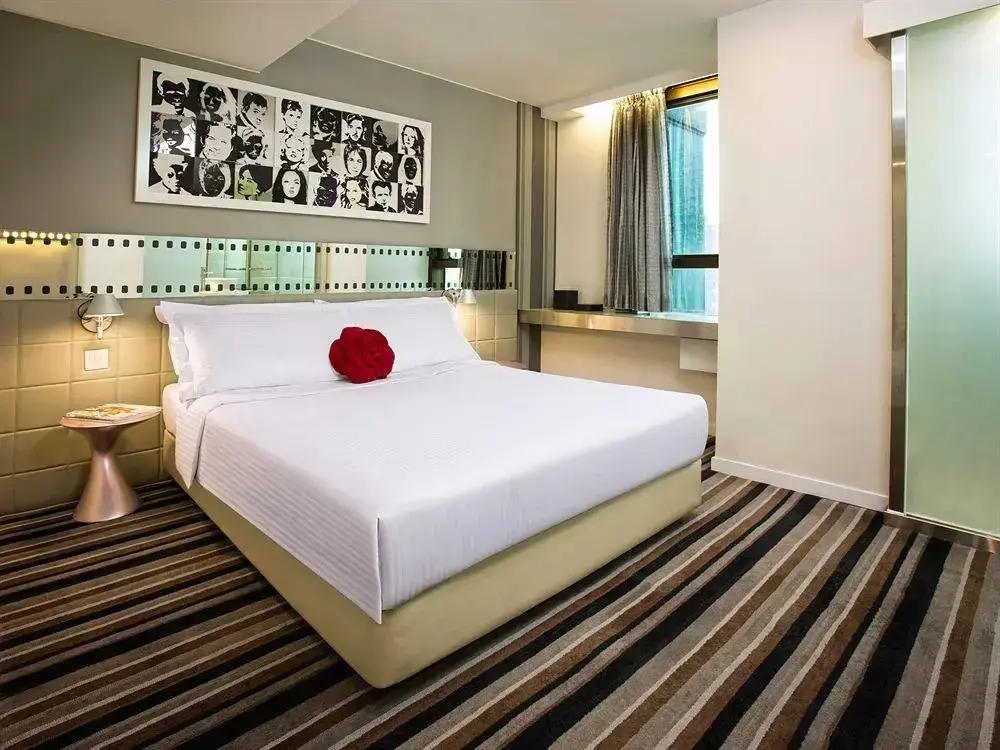 Гонконг: Travelodge Central,Hollywood Road
