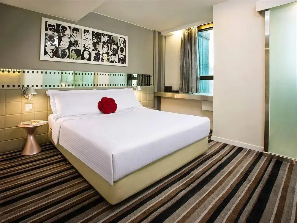 Гонконг: Travelodge Central,Hollywood Road