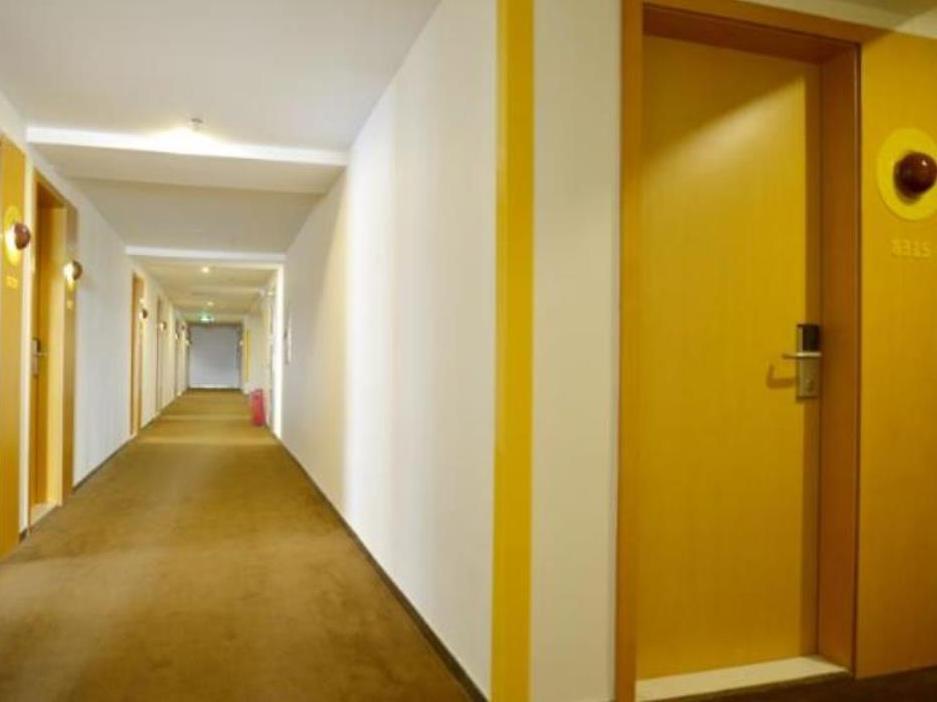 Хейан: 7 Days Inn Heyuan Longchuan New City Branch