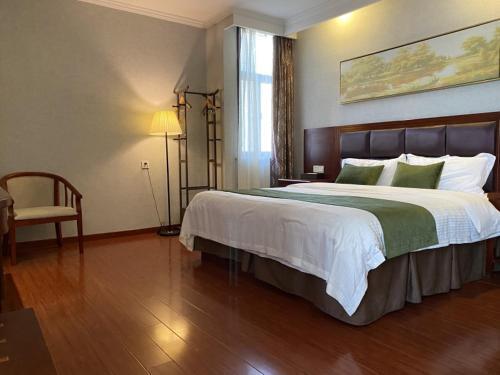 Хэфэй: GreenTree Inn Anhui Hefei Feixi West Renmin Road Guanyi Road Express Hotel