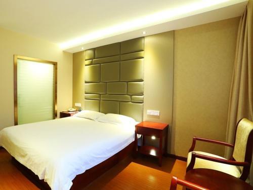 Шанхай: GreenTree Inn ShangHai Gongkang Express Hotel