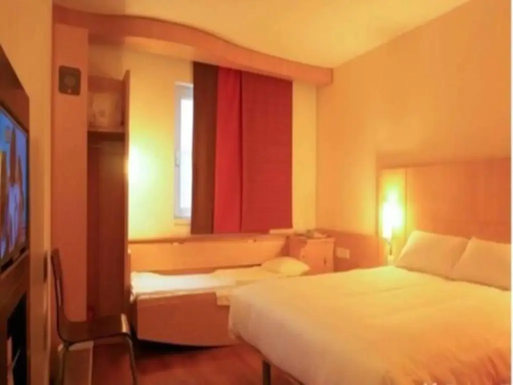 Дунгуань: ibis Qingxi Dongguan