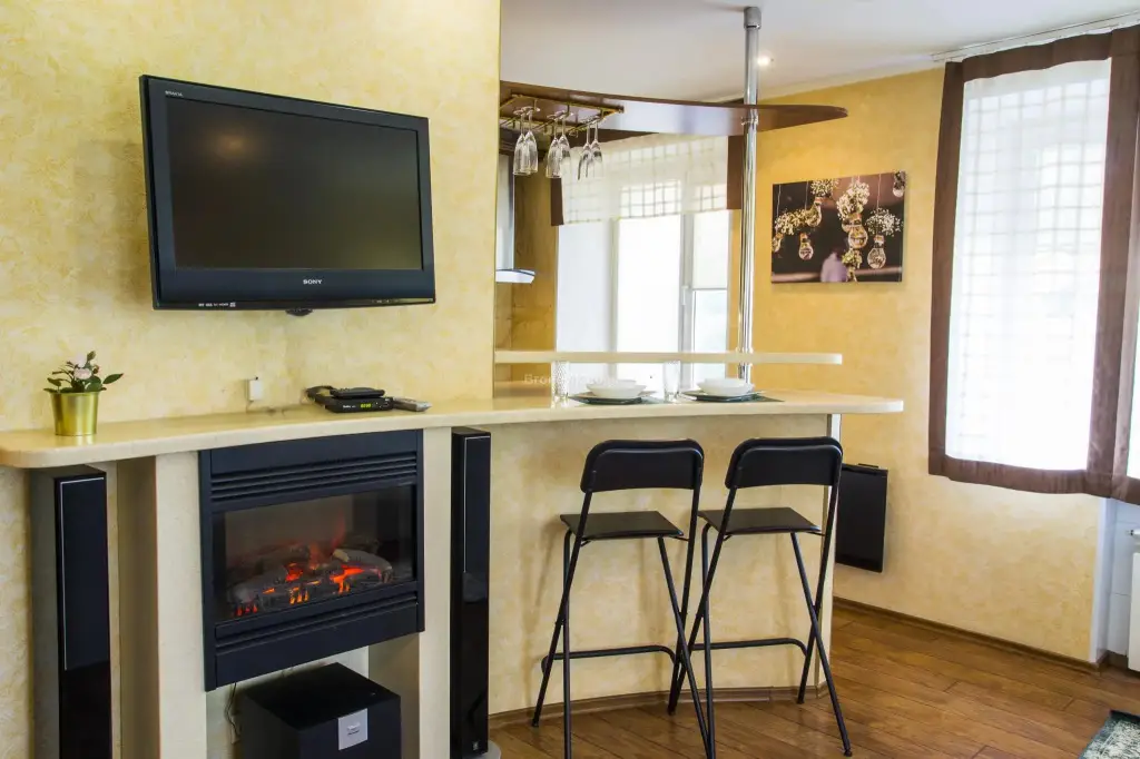 Омск: RENT-servis Apartamenty v istoricheskom tsentre Omska na Lermontova