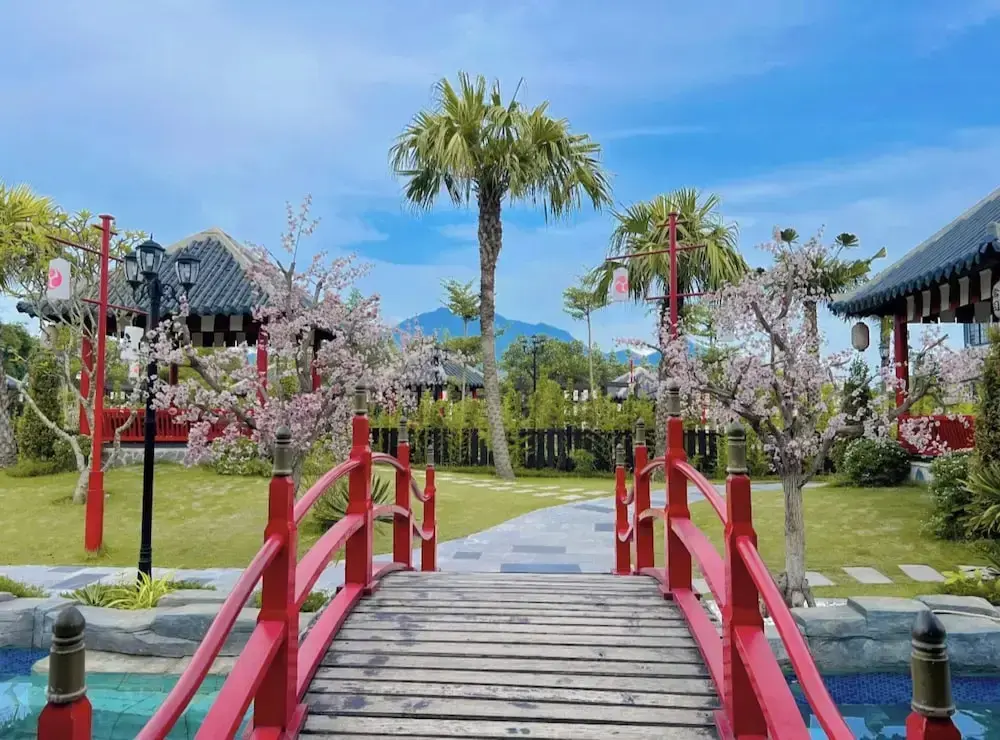 Дуонг-Лам: Wyndham Vuon Vua Thanh Thuy