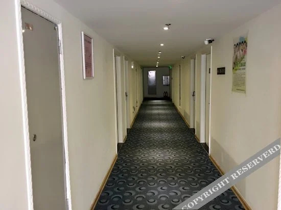 Учжоу: 7 Days Inn Wuzhou South Railway Station Branch