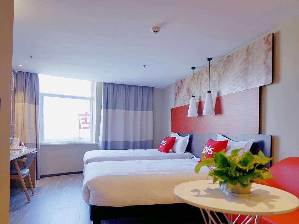 Цзяюйгуань: Ibis Jiayuguan Railway Station Hotel