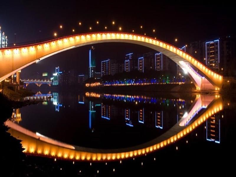Гуанчжоу: 7 Days Premium Chongqing Qijiang Government