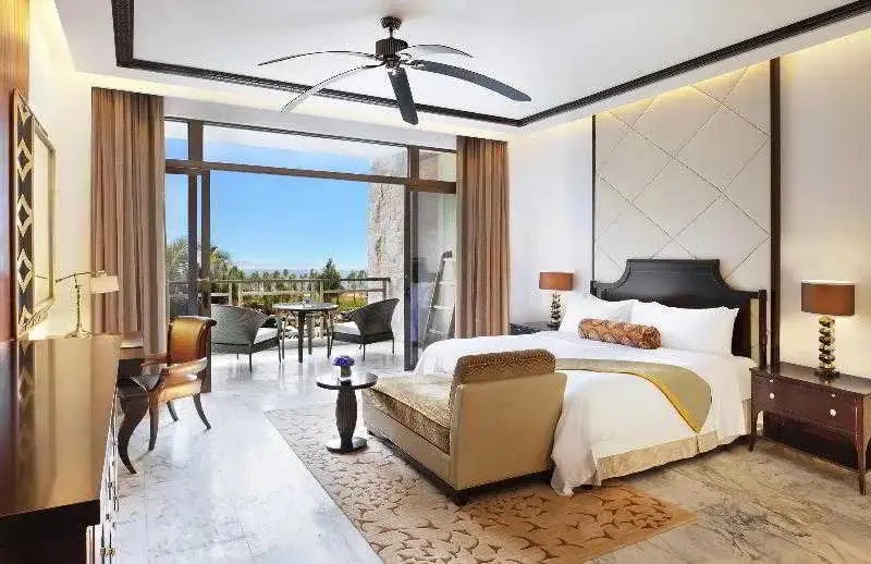 Санья: The St. Regis Sanya Yalong Bay Resort