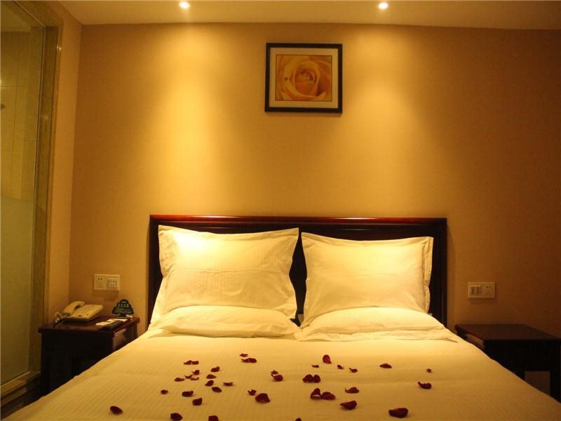 Гуанчжоу: GreenTree Inn Guangdong Guangzhou Baiyun West Huangshi Road Express Hotel