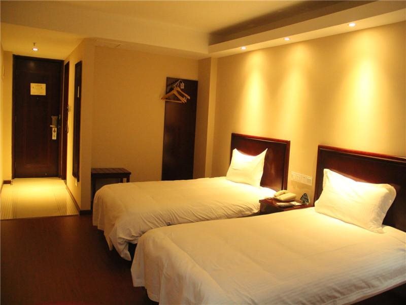 Гуанчжоу: GreenTree Inn Guangdong Guangzhou Baiyun West Huangshi Road Express Hotel