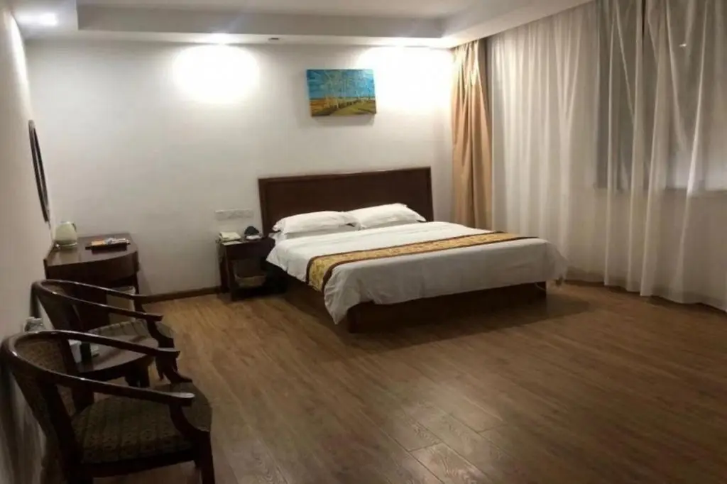 GreenTree Inn Jiangsu Changshu Longying Plaza Express Hotel — фото 1