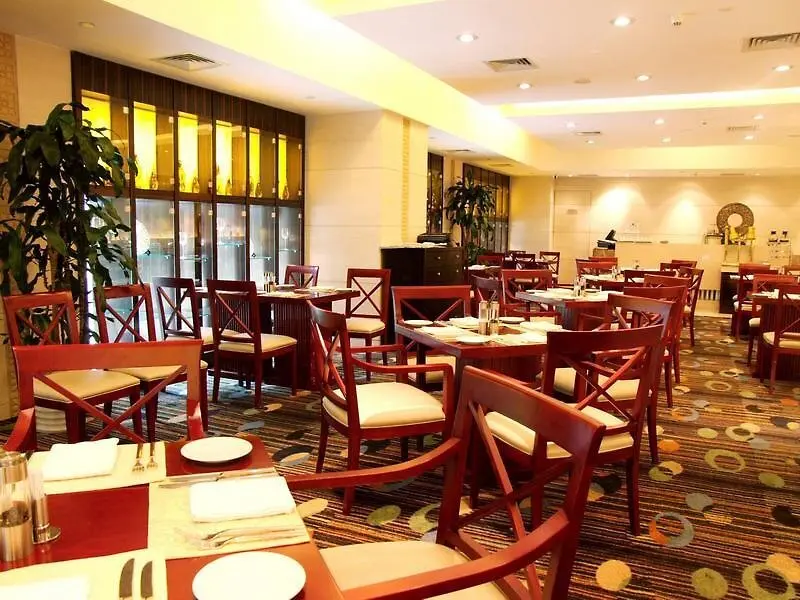 Шанхай: Howard Johnson by Wyndham Huaihai Hotel Shanghai