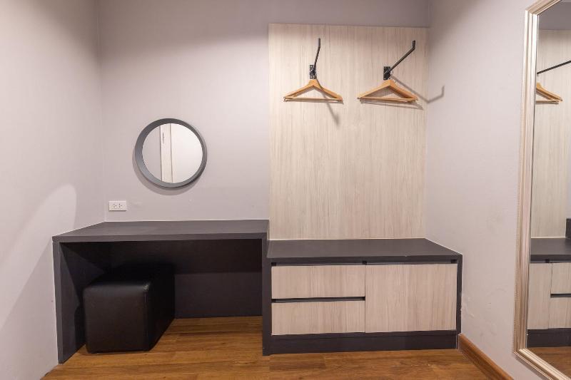 Бангкок: Formerly RedDoorz Premium near Ekkamai BTS Station