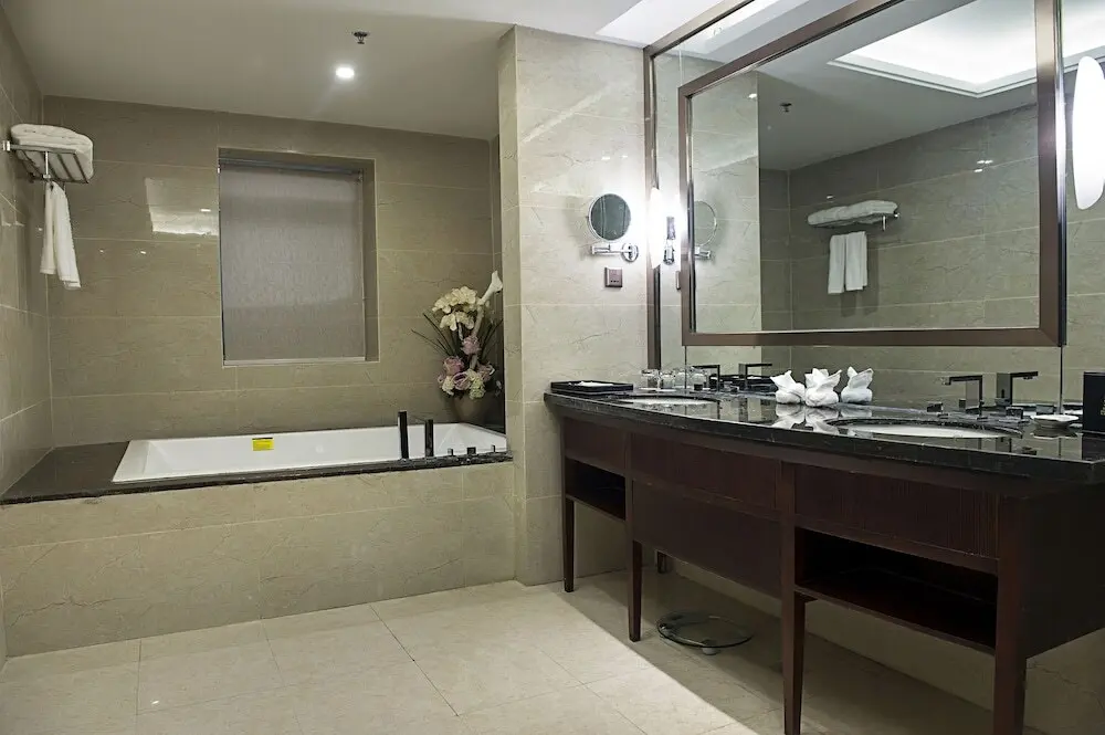 Чжанцзяцзе: Best Western Plus Grand Hotel Zhangjiajie