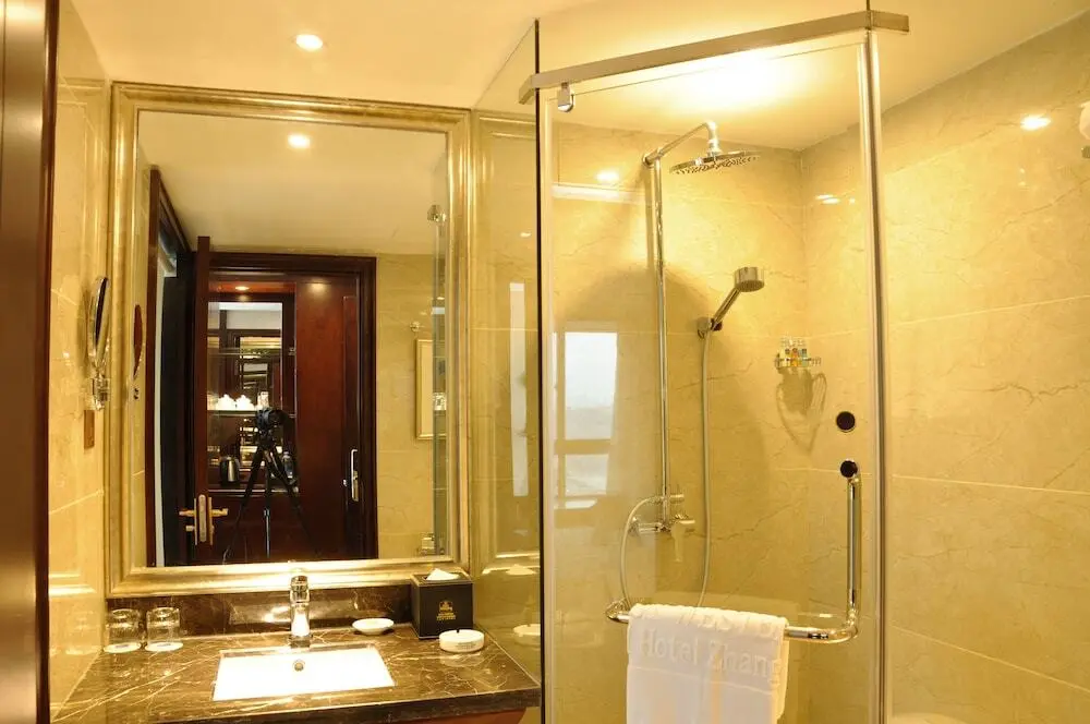 Чжанцзяцзе: Best Western Plus Grand Hotel Zhangjiajie