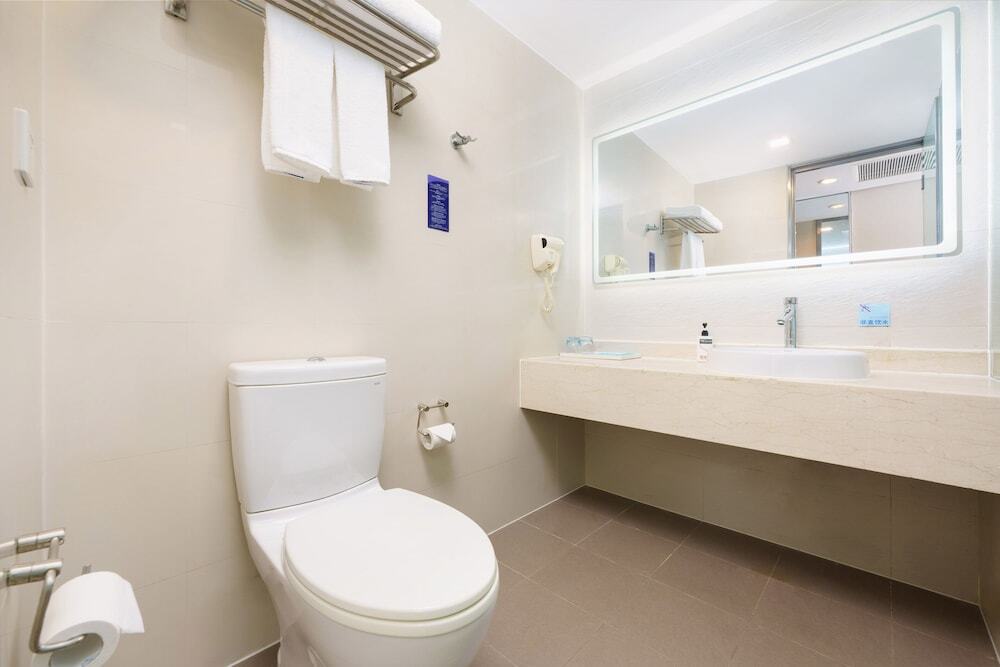 Далянь: Holiday Inn Express Dalian City Centre, an IHG Hotel