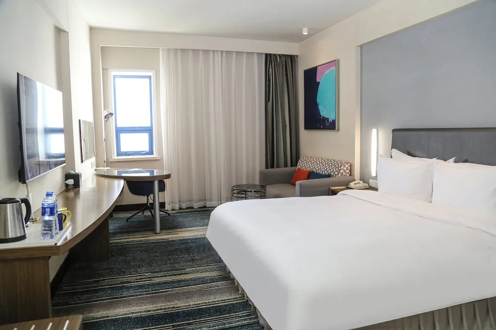 Далянь: Holiday Inn Express Dalian City Centre, an IHG Hotel