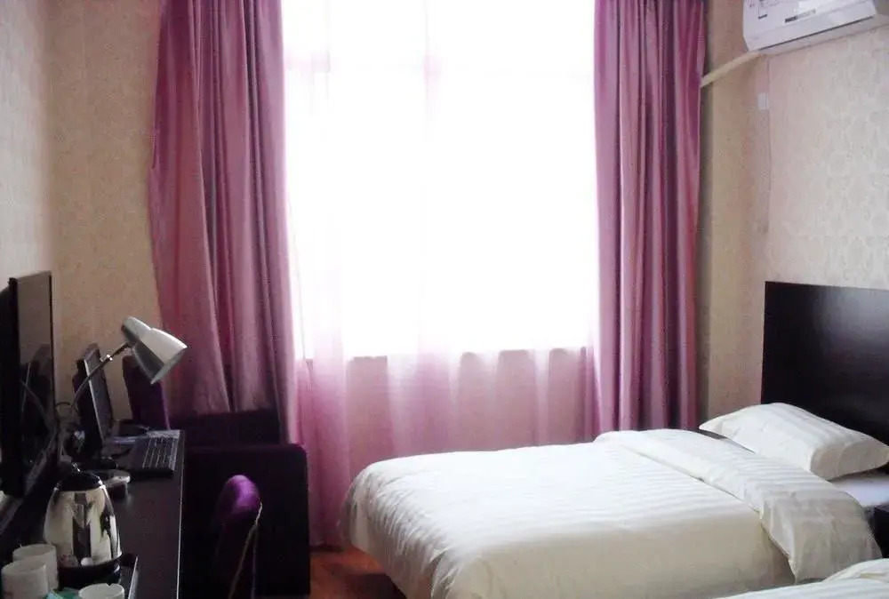 Лаиву: Dushi 118 Hotel Changqing University Town