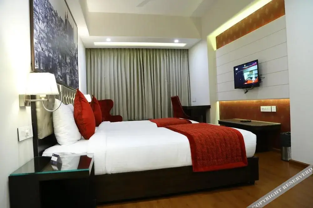 Мохали: Oyo Premium Ptl Chowk Phase 5 Mohali