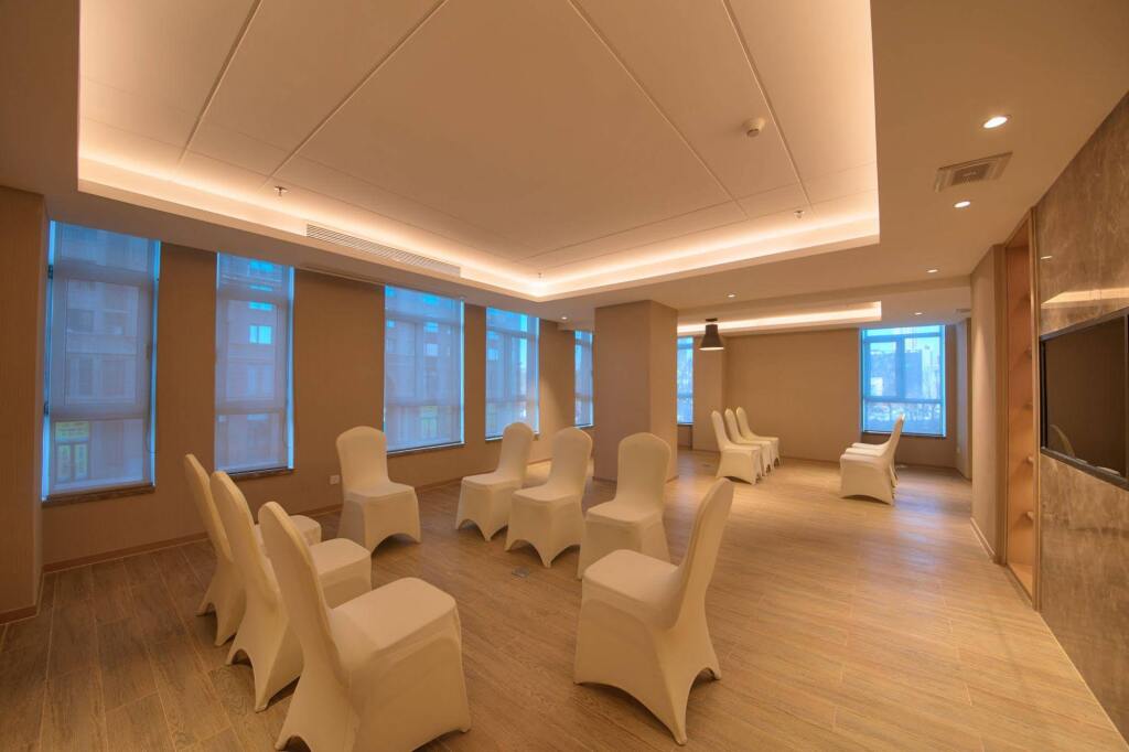 Holiday Inn Express Shenyang Tawan — фото 1