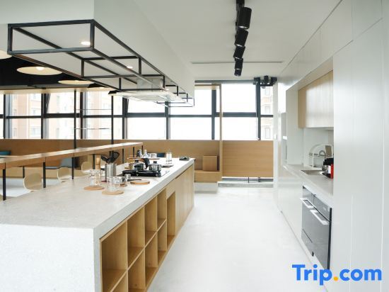 Шанхай: base PUSAN Serviced Apartment