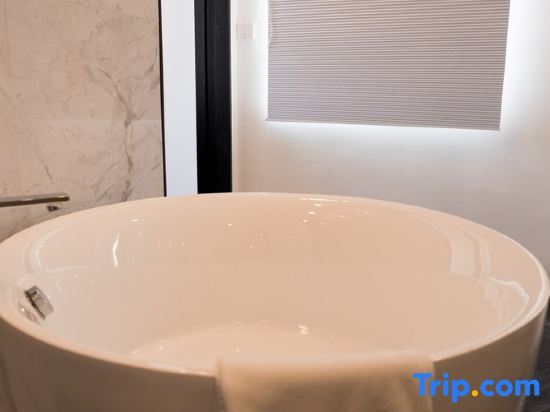 Шанхай: base PUSAN Serviced Apartment