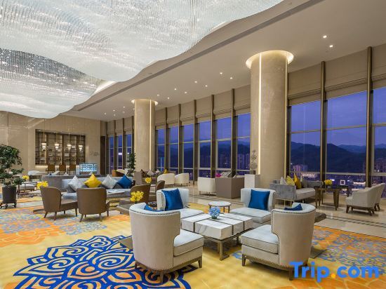 Цзуньи: Guomao Hotel