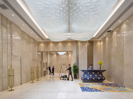 Цзуньи: Guomao Hotel
