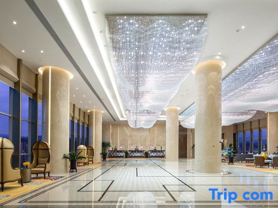 Цзуньи: Guomao Hotel