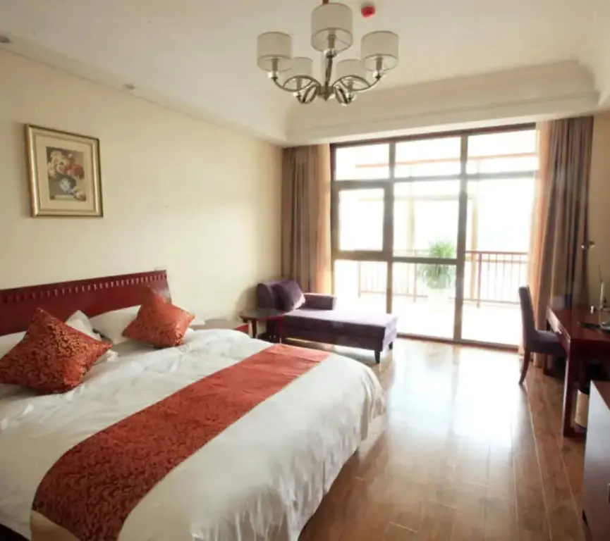 Циндао: Qingdao Rouhigh Hotel