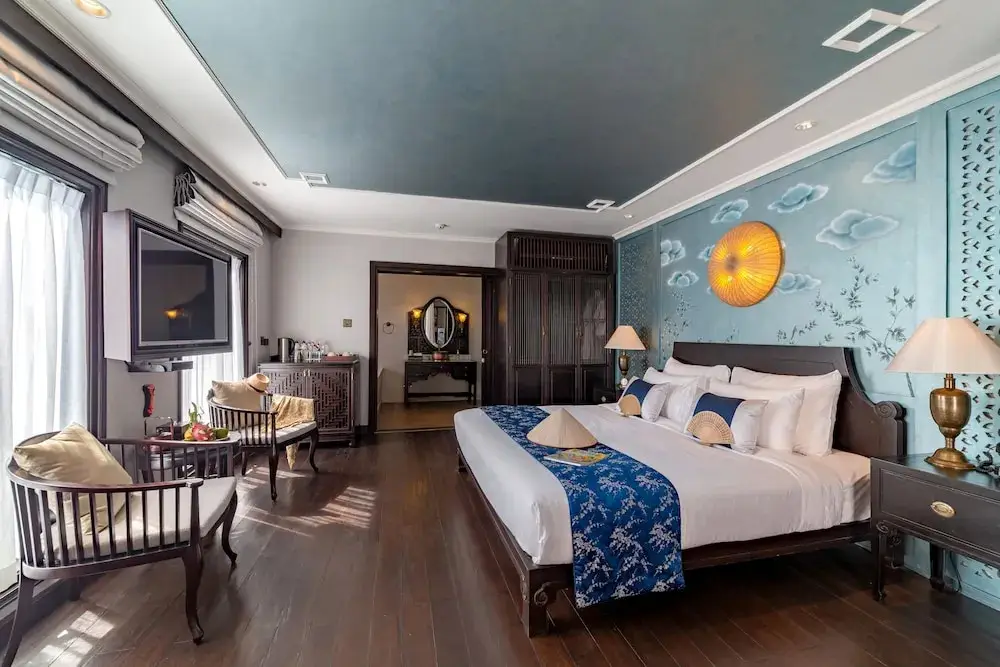 Халонг: Heritage Line Violet cruise – Ha Long Bay & Lan Ha Bay
