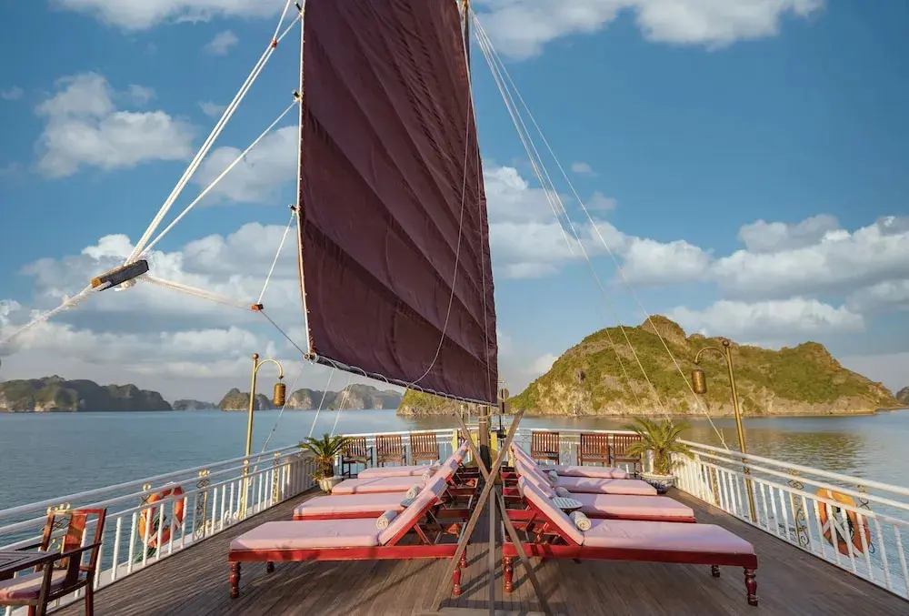 Халонг: Heritage Line Violet cruise – Ha Long Bay & Lan Ha Bay