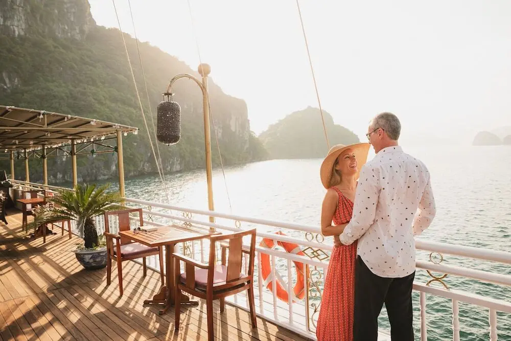 Халонг: Heritage Line Violet cruise – Ha Long Bay & Lan Ha Bay