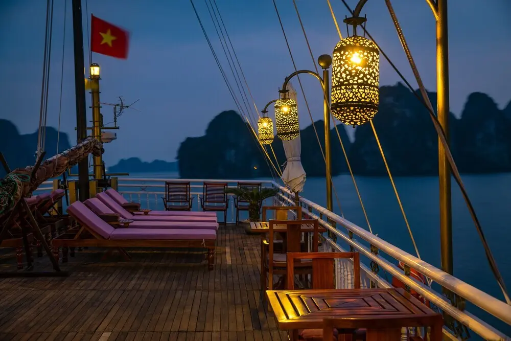 Халонг: Heritage Line Violet cruise – Ha Long Bay & Lan Ha Bay