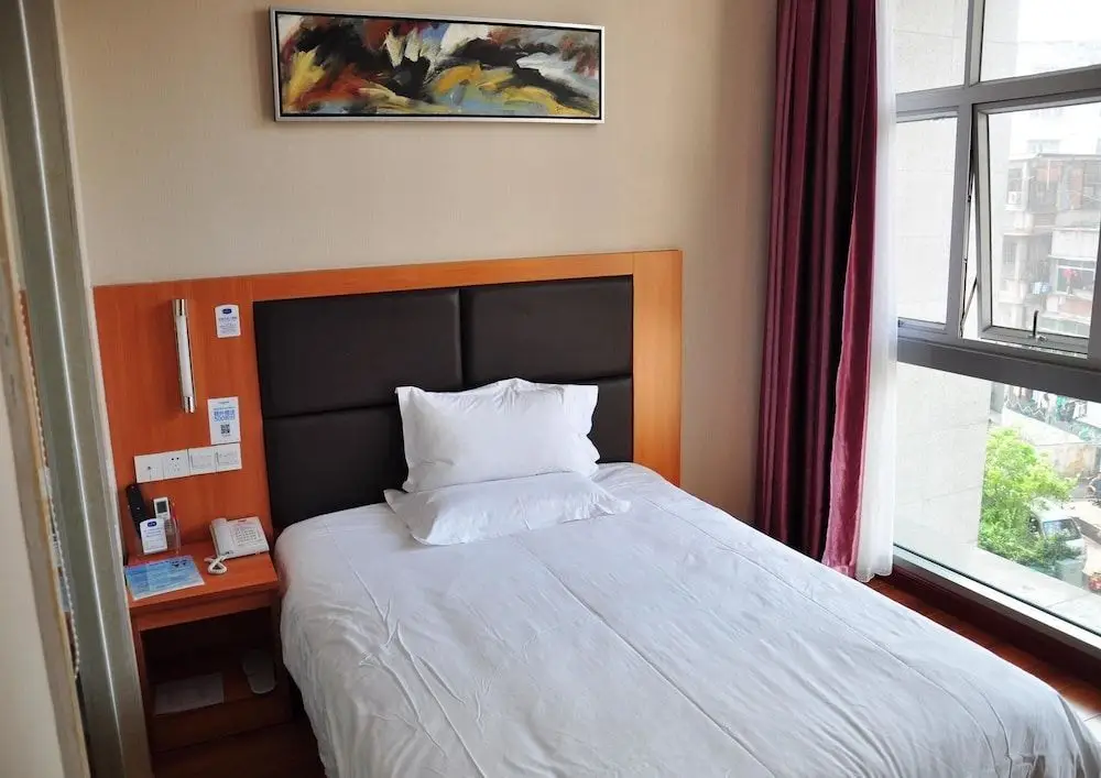 Шэньчжэнь: Hanting Express Hotel Shenzhen Leyuan Road