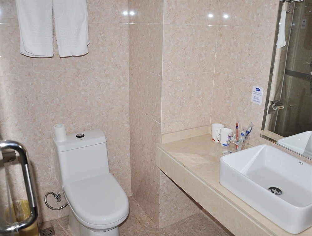 Шэньчжэнь: Hanting Express Hotel Shenzhen Leyuan Road