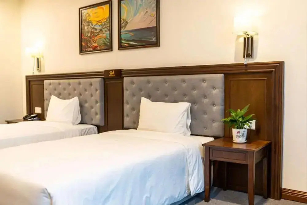 Халонг: Peace Hotel Ha Long